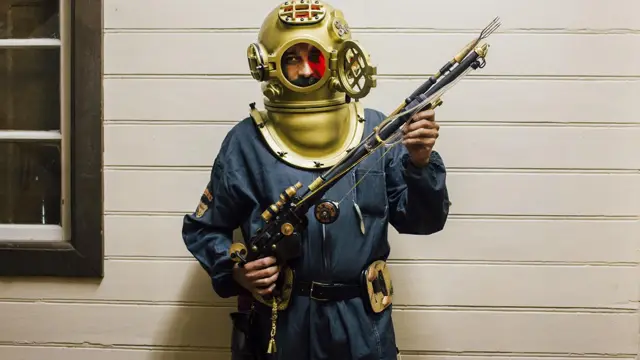 Reportagem da VICE sobre cultura retrofuturista e steampunk